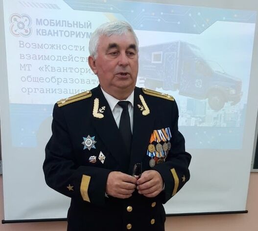 От атомных глубин к земным заботам:  история деревенского старосты Бориса Алякринского
