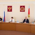 Депутаты приняли закон о смягчении условий предоставления ежемесячного пособия в связи с рождением и воспитанием ребёнка многодетным семьям