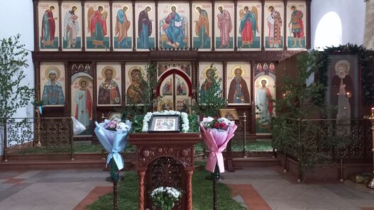 День рождения Церкви: в храмах прошли Троицкие торжества