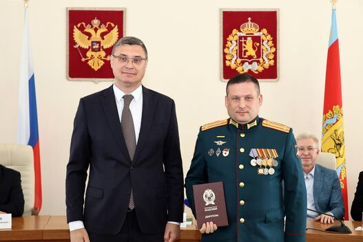 Губернатор Александр Авдеев вручил дипломы выпускникам кадрового проекта «Герои-33»