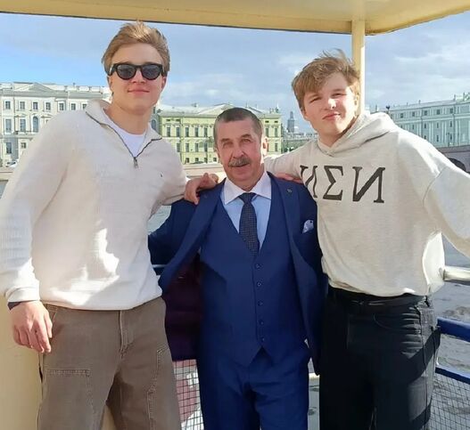 Хоккей - это про страсть, труд и веру в команду