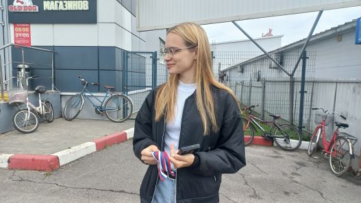 Волонтёры подарили жителям частичку символа страны
